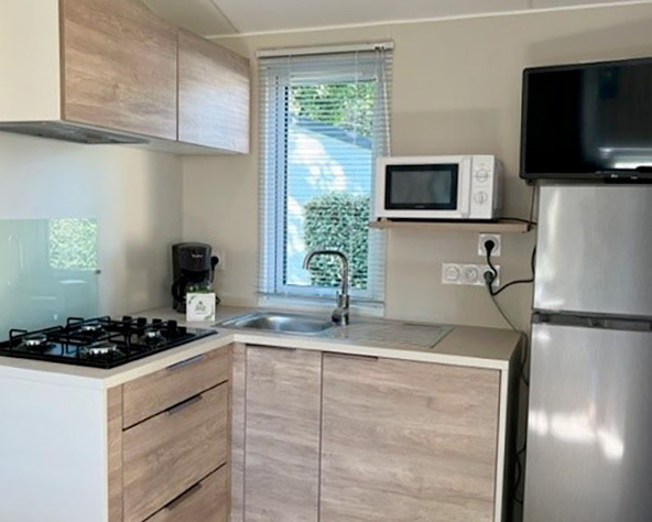 Camping-La-Borderie-a-Saint-Palais-sur-Mer-Mobil-home-Mediterranee-2025-f