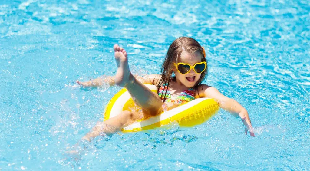 piscine-camping-la-borderie